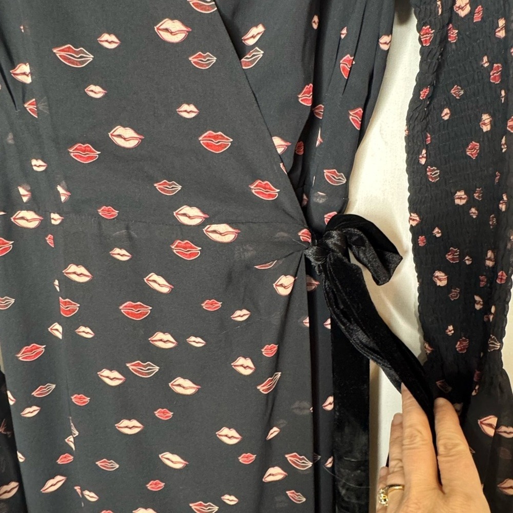 Hutch Womens Red Lips Kiss‎ Wrap Midi Dress Sz XL Novelty Velvet Smocked Sheer - Picture 9 of 12